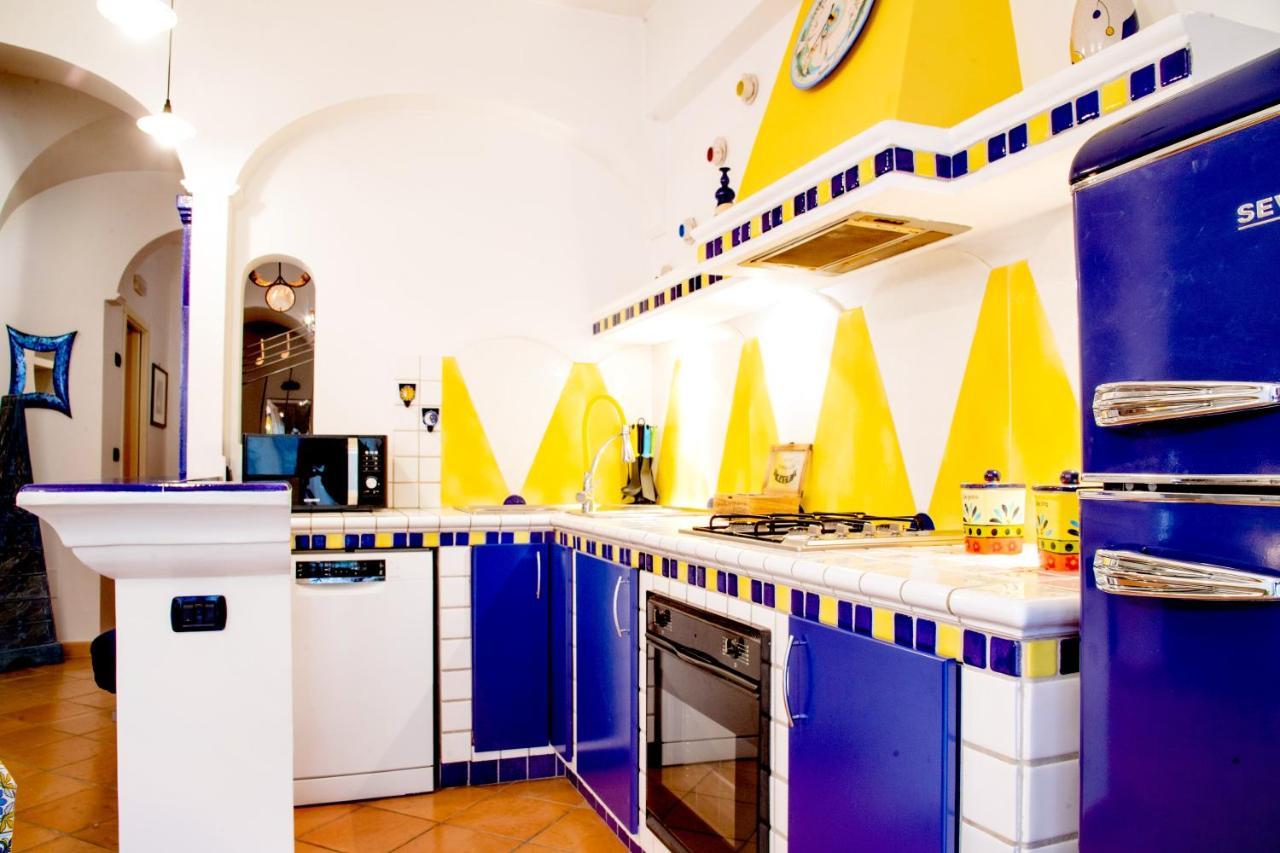 Holiday Home Amalfi Coast Майори Екстериор снимка