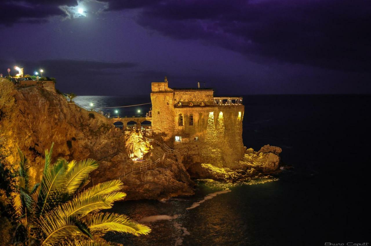 Holiday Home Amalfi Coast Майори Екстериор снимка